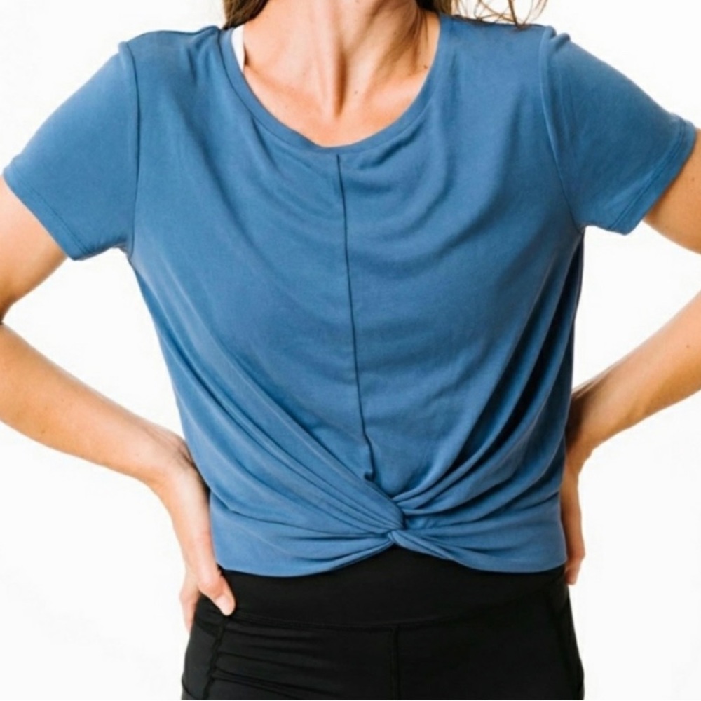Zyia Active Calm Blue Swirl In The Front Short Sleeve Tee | Medium | EUC